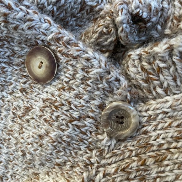 Vintage handknit collared wool sweater - Picture 4 of 4